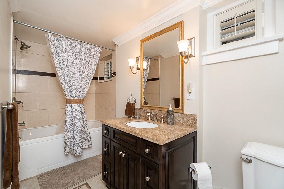 1562 W 62nd Avenue Vancouver, BC - 27