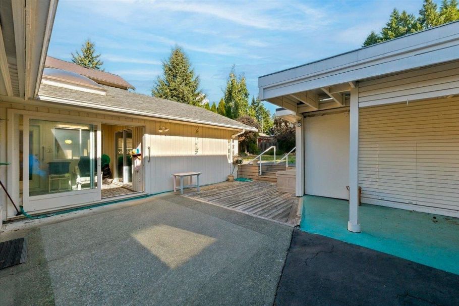 3040 Paisley Road North Vancouver, BC - 24