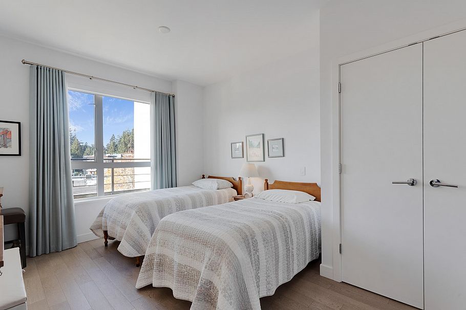 206 3220 Connaught Crescent North Vancouver, BC - 13