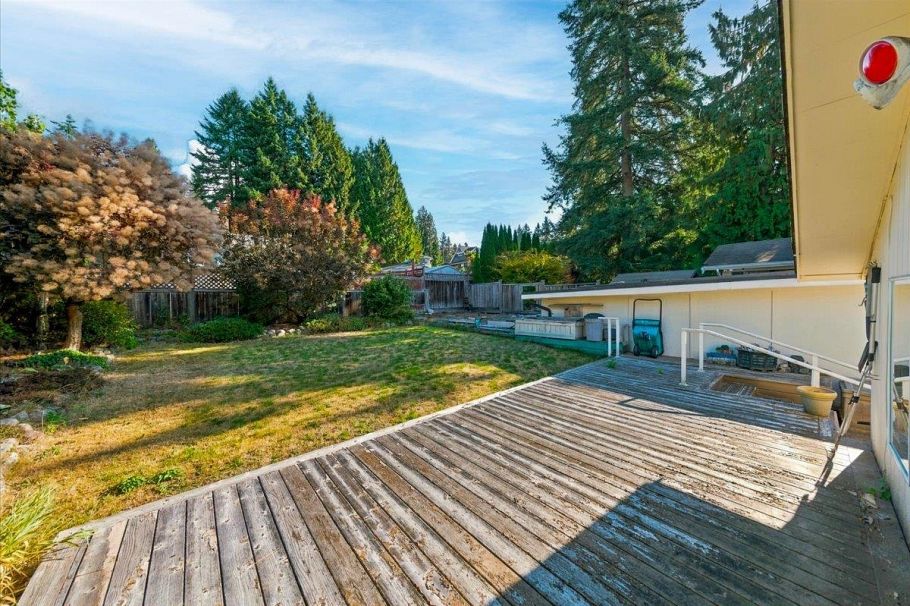 3040 Paisley Road North Vancouver, BC - 26