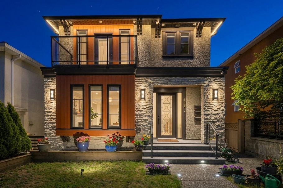 3233 Grant Street Vancouver, BC - 1