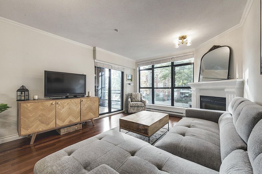210 2181 W 10th Avenue Vancouver, BC - 2