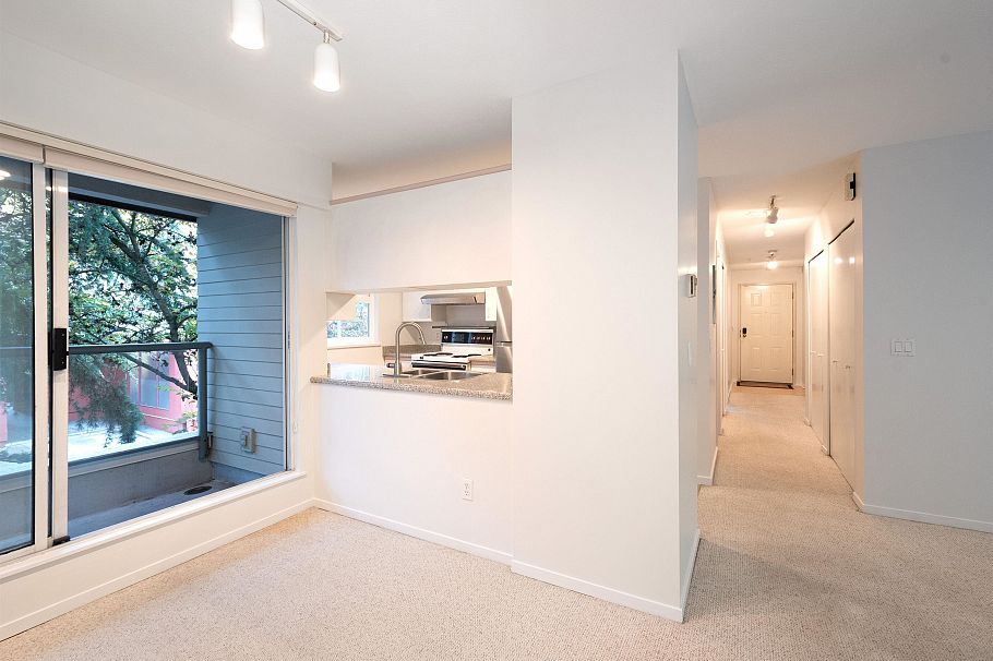 210 2250 W 3rd Avenue Vancouver, BC - 15