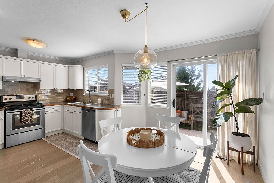 7 245 E 5th Street North Vancouver, BC - 8