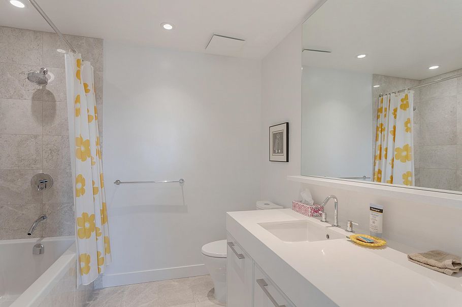 206 3220 Connaught Crescent North Vancouver, BC - 15