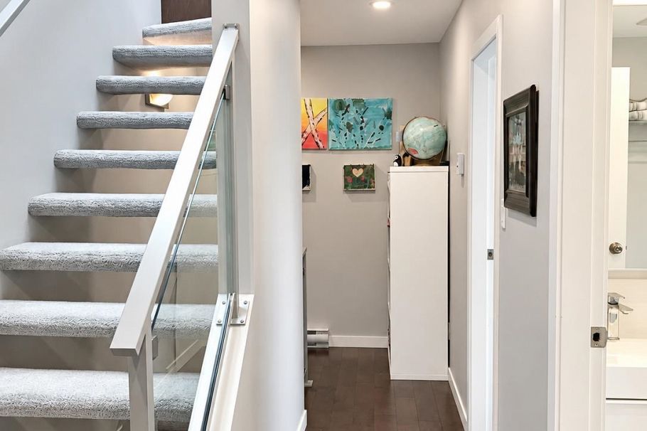 2 730 W 7th Avenue Vancouver, BC - 9