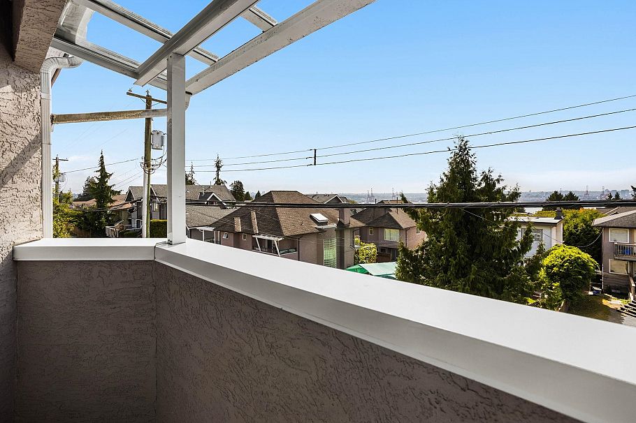 7 245 E 5th Street North Vancouver, BC - 23