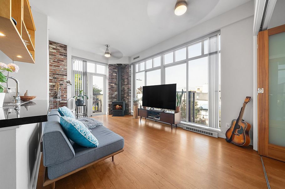 109 2515 Ontario Street Vancouver, BC - 5