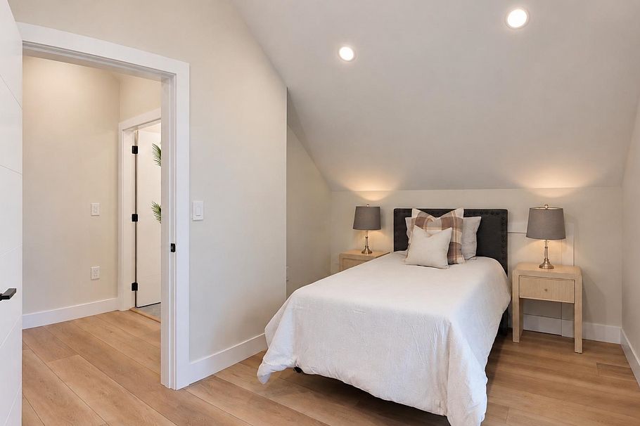 1 746 E 12th Avenue Vancouver, BC - 25