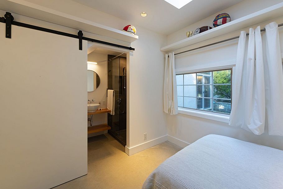 3292 Granville Street Vancouver, BC - 29
