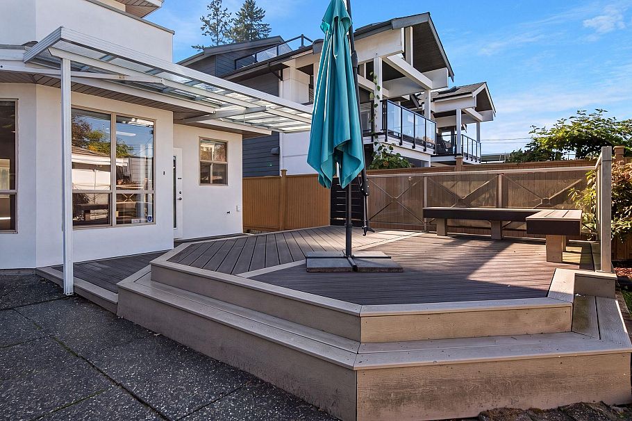 336 W 19th Street North Vancouver, BC - 30