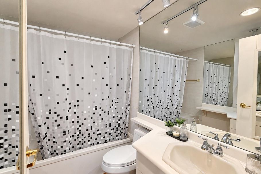 1001 1355 W Broadway Street Vancouver, BC - 11