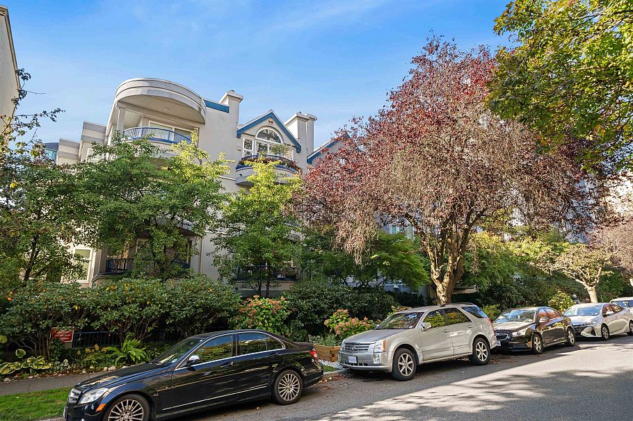 210 1924 Comox Street Vancouver, BC - 4