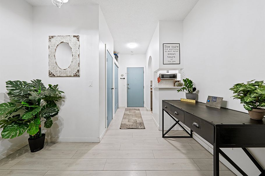 210 1924 Comox Street Vancouver, BC - 5