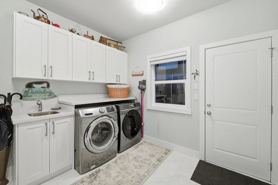 355 E 15th Street North Vancouver, BC - 16