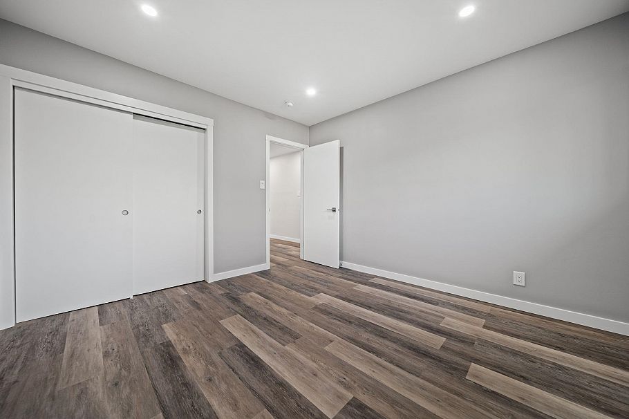 338 W 21st Street North Vancouver, BC - 15