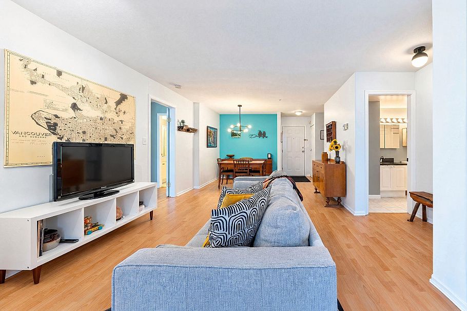206 2405 Kamloops Street Vancouver, BC - 1