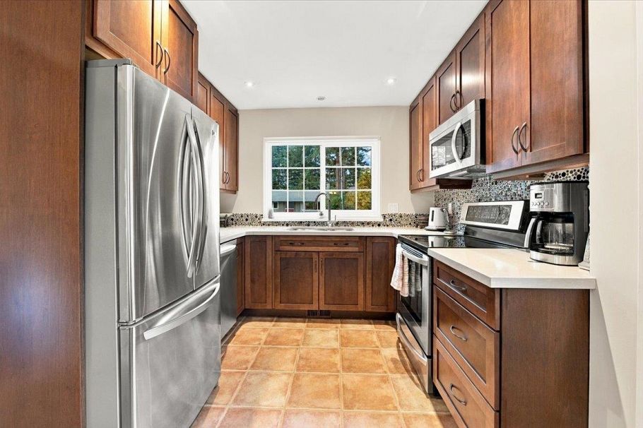 768 Browning Place North Vancouver, BC - 10