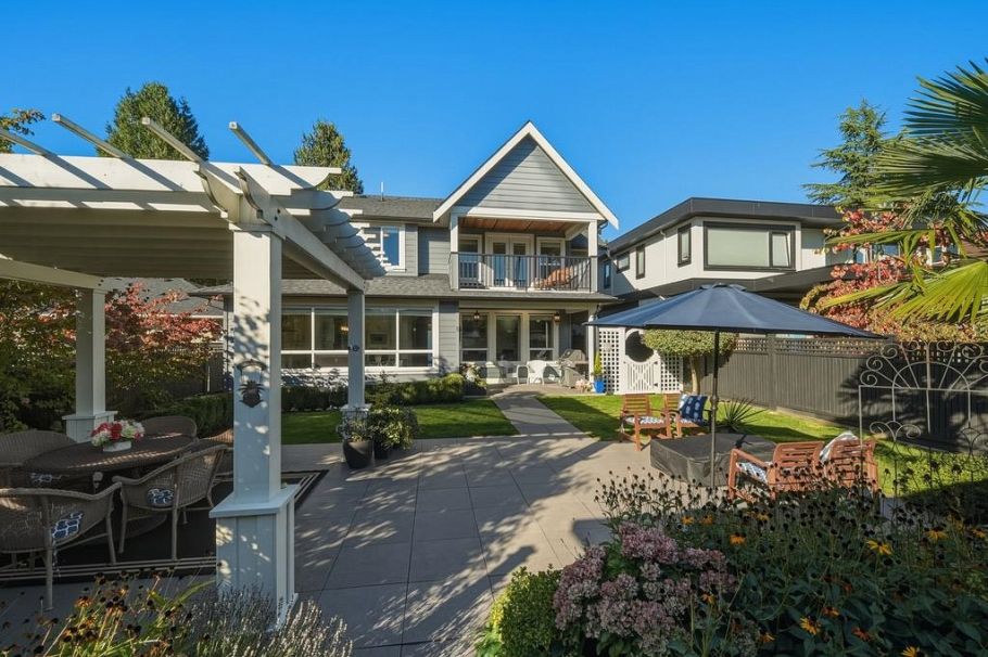 355 E 15th Street North Vancouver, BC - 17