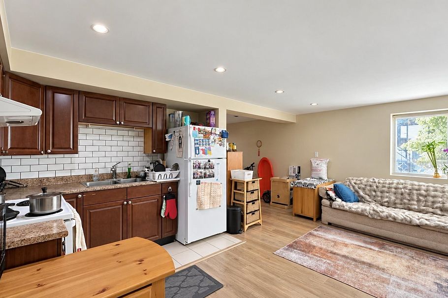 7590 Fraser Street Vancouver, BC - 11