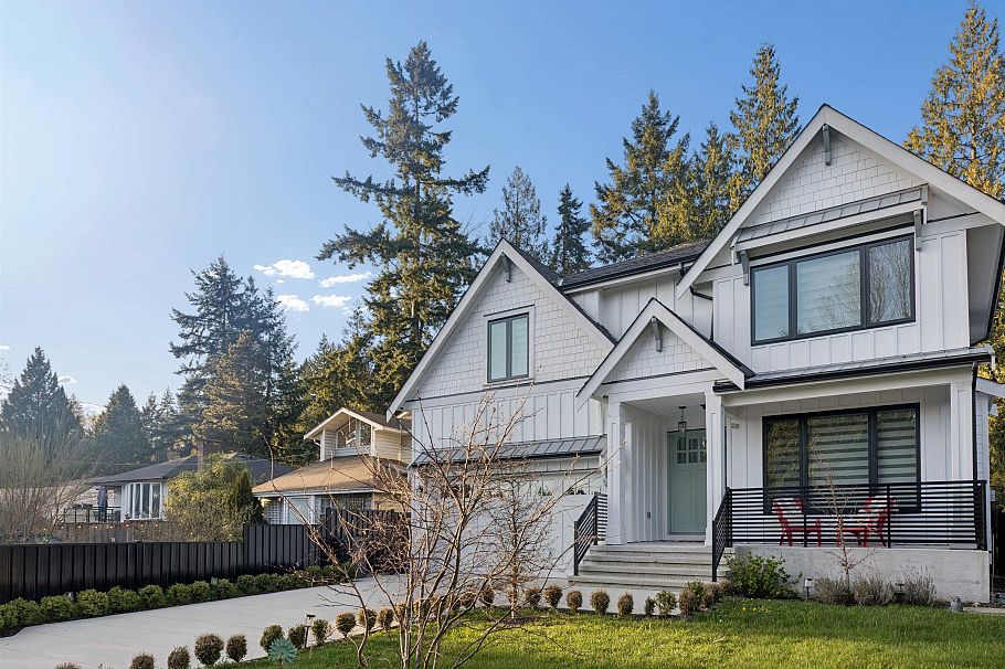 1260 Plateau Drive North Vancouver, BC - 35