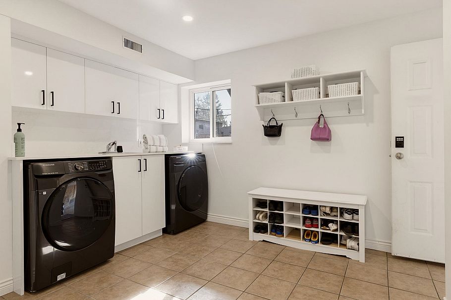 773 E 12th Street North Vancouver, BC - 26
