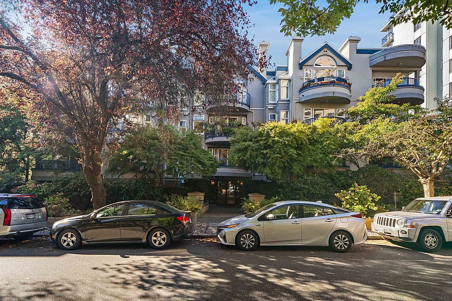 210 1924 Comox Street Vancouver, BC - 2