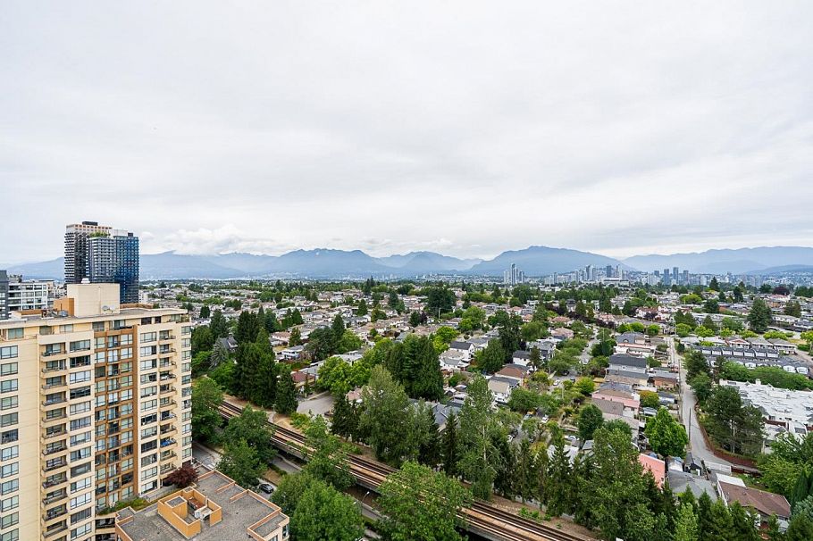 2409 3663 Crowley Drive Vancouver, BC - 21