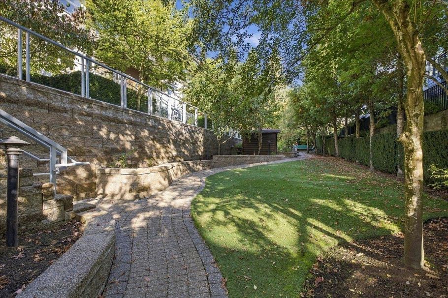 108 735 W 15th Street North Vancouver, BC - 19
