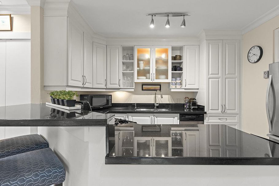101 2535 York Avenue Vancouver, BC - 8