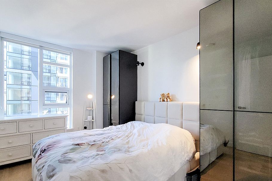 1705 1289 Hornby Street Vancouver, BC - 17
