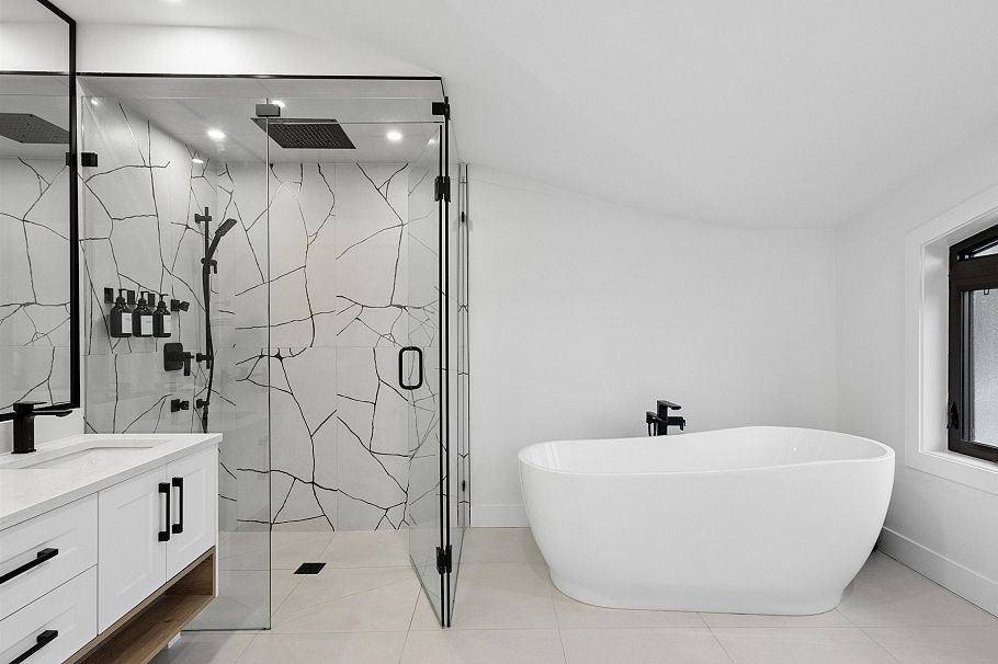 1260 Plateau Drive North Vancouver, BC - 23