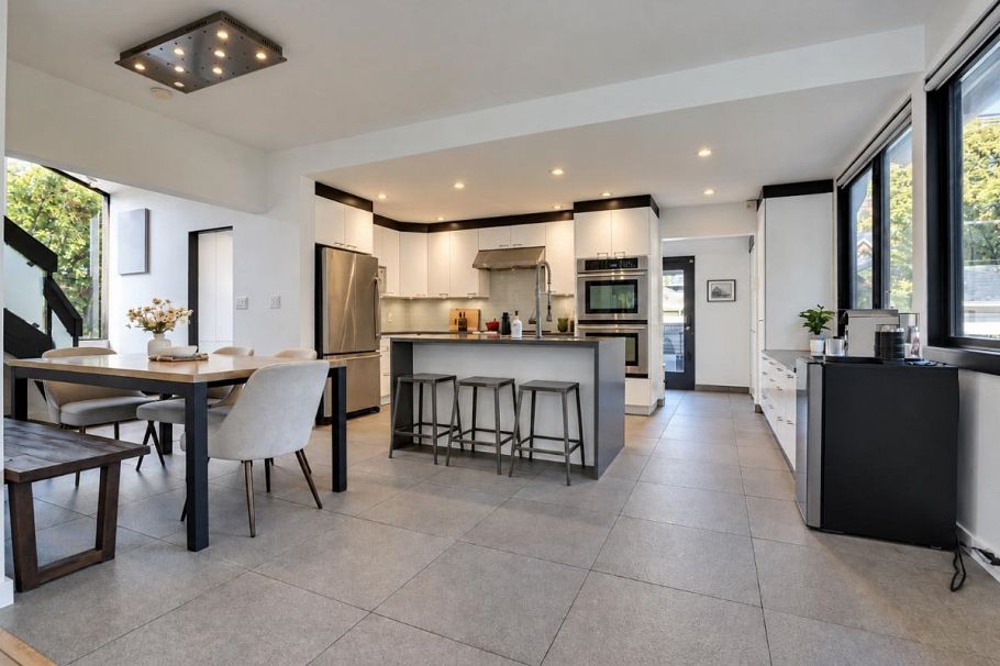 2835 W 13th Avenue Vancouver, BC - 12