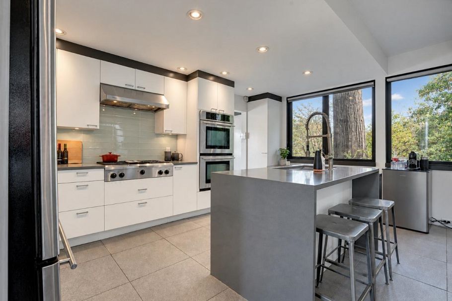 2835 W 13th Avenue Vancouver, BC - 13