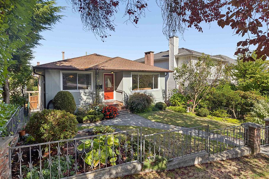 2925 W 24th Avenue Vancouver, BC - 34