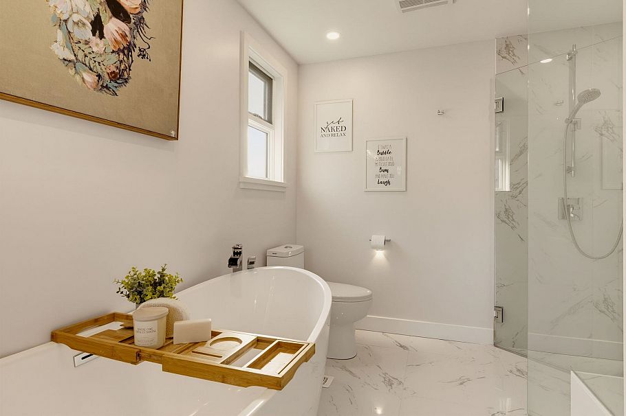 773 E 12th Street North Vancouver, BC - 17