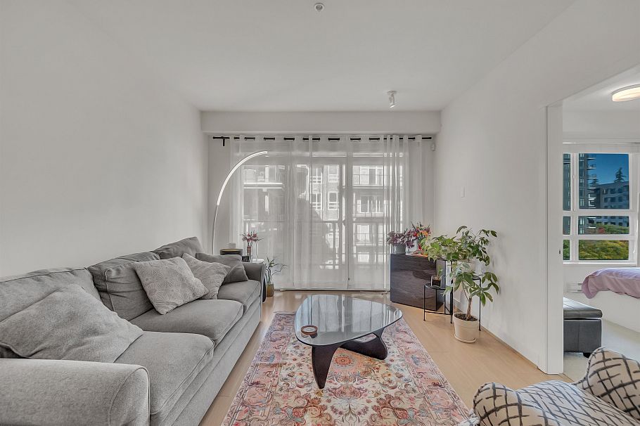 609 6033 Gray Avenue Vancouver, BC - 9