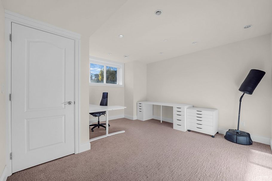 2721 W 21st Avenue Vancouver, BC - 21