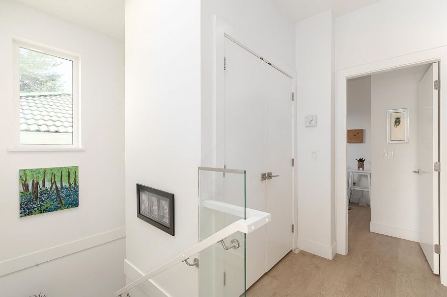 572 E 16th Avenue Vancouver, BC - 13