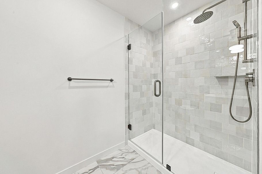 111 950 Lytton Street North Vancouver, BC - 23