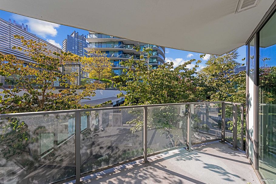301 8189 Cambie Street Vancouver, BC - 4