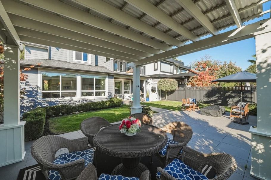 355 E 15th Street North Vancouver, BC - 20