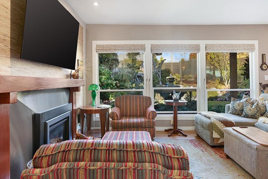 535 E Keith Road North Vancouver, BC - 3