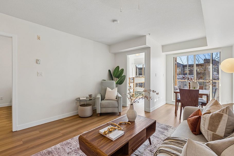 311 702 E King Edward Avenue Vancouver, BC - 2