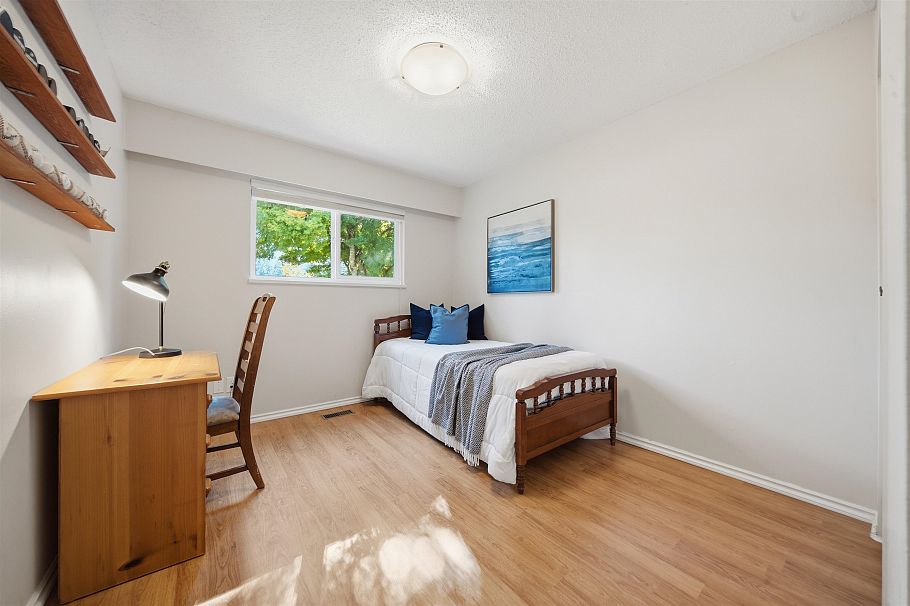 1825 Peters Road North Vancouver, BC - 17