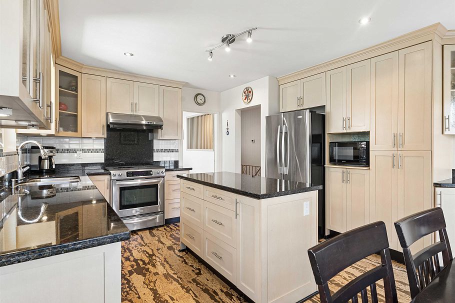 2925 W 24th Avenue Vancouver, BC - 7