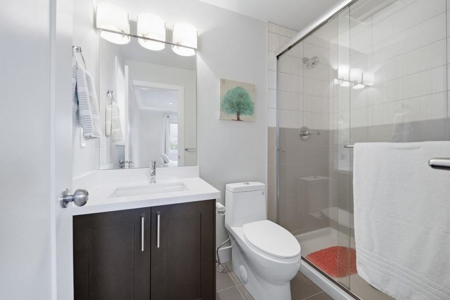 355 E 15th Street North Vancouver, BC - 31