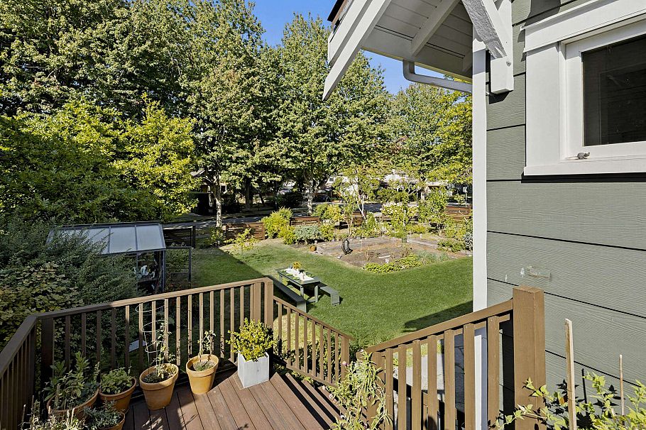 179 N Penticton Street Vancouver, BC - 32