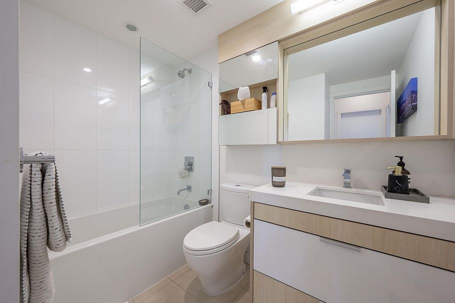409 111 E 3rd Street North Vancouver, BC - 26
