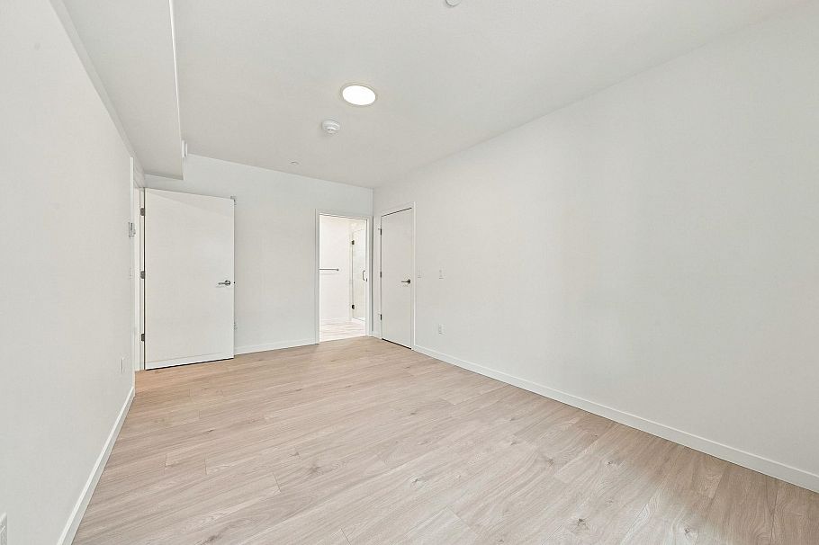 111 950 Lytton Street North Vancouver, BC - 21